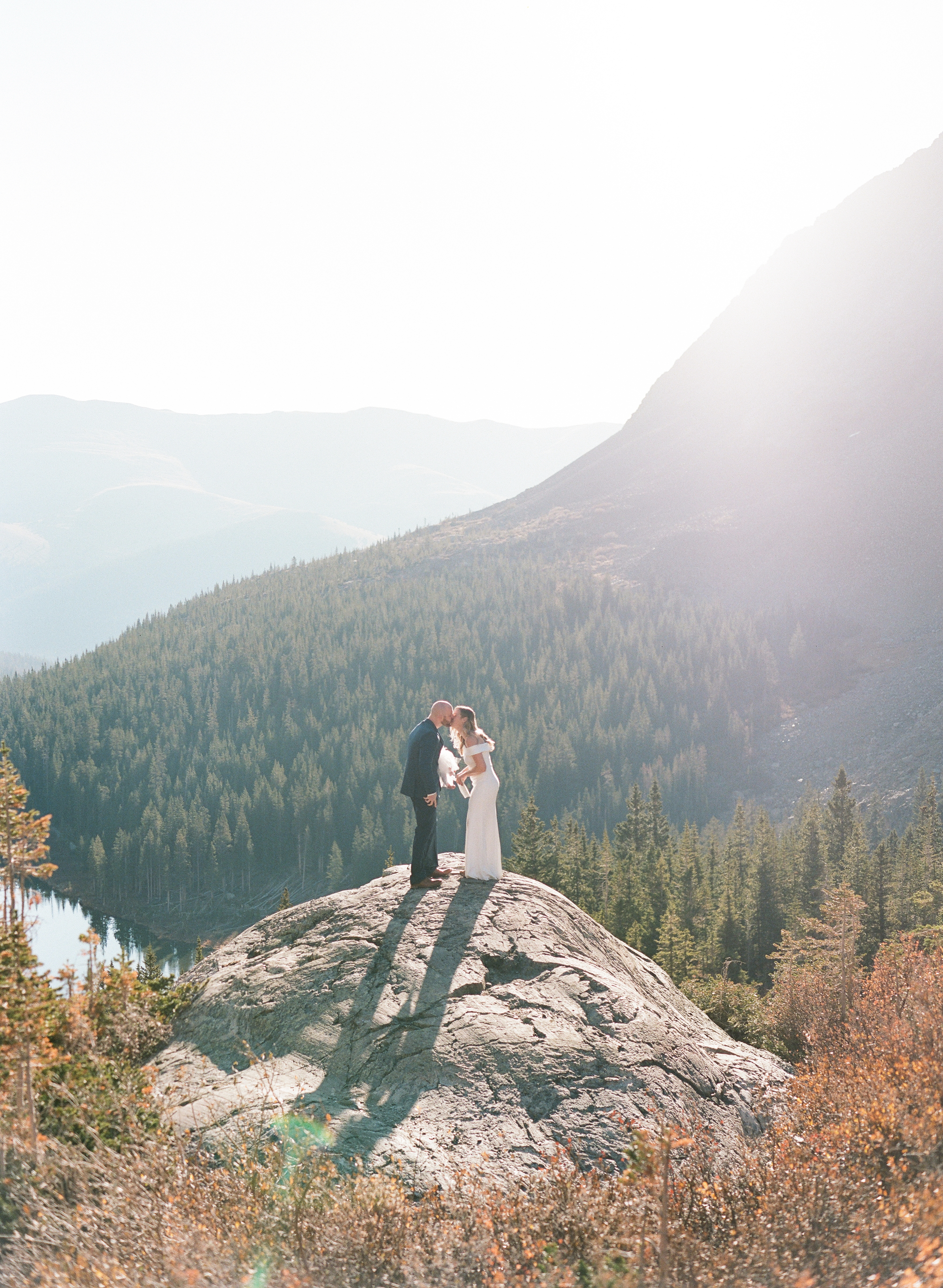 Blue-Lakes-Breckenridge-VRBO-Elopement-Wedding-in-the-Summer-First-Kiss