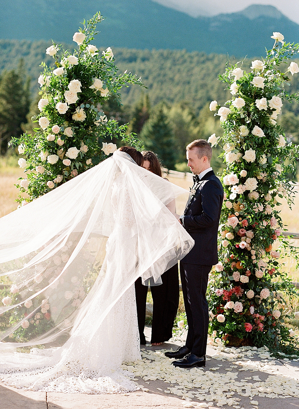 ceremony-monique-lhuillier-long-sleeve-wedding-dress