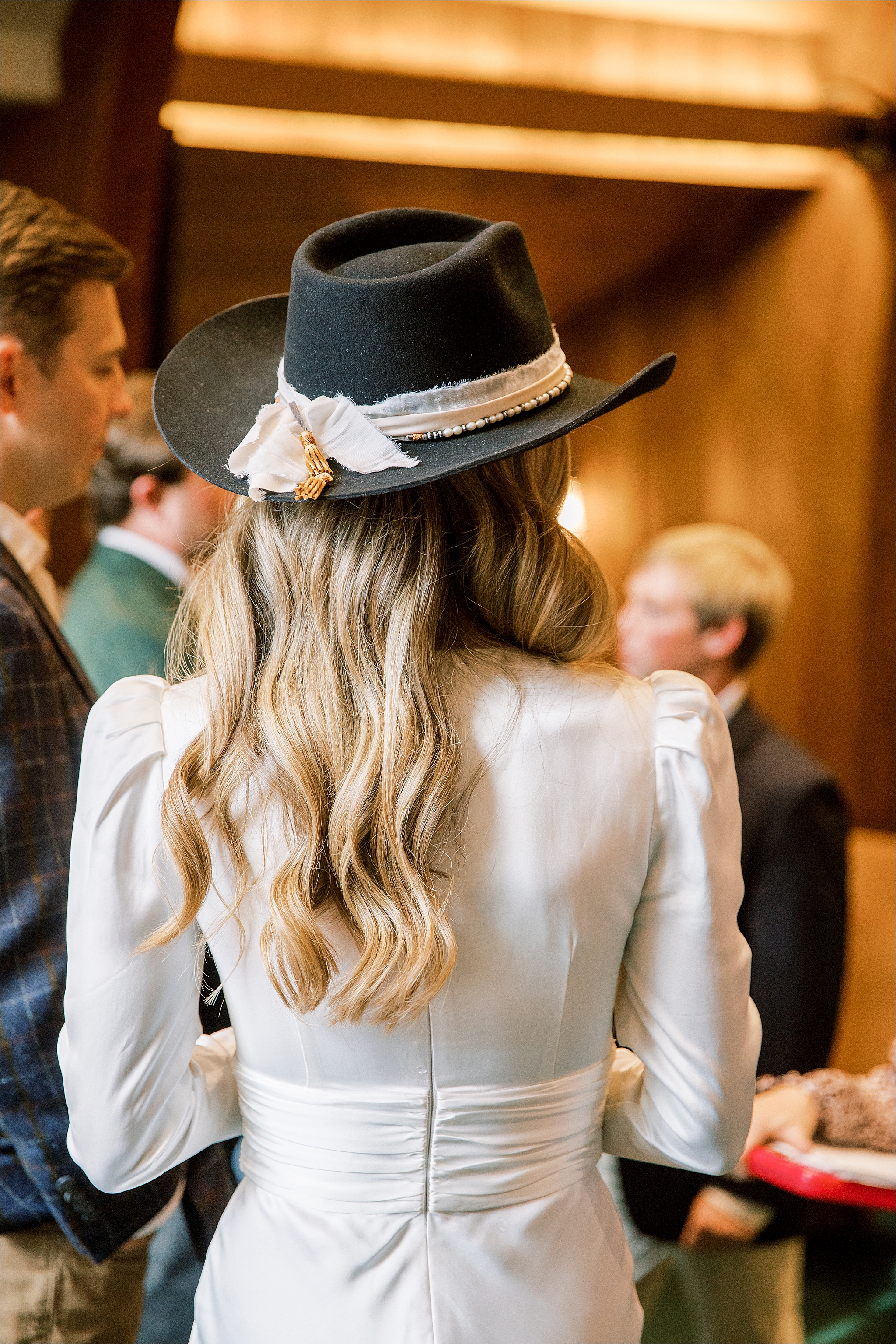 Vail Wedding, Four Seasons Vail Wedding, Charleston Couple, The Slope Room, Gravity Haus, Vail Interfaith Chapel, Kemosabe Wedding, Kemosabe Hats on Bridal Party, Western Chic Themed Welcome Party, Colorado Western Chic, Rehearsal dinner, Western wedding, chic bride