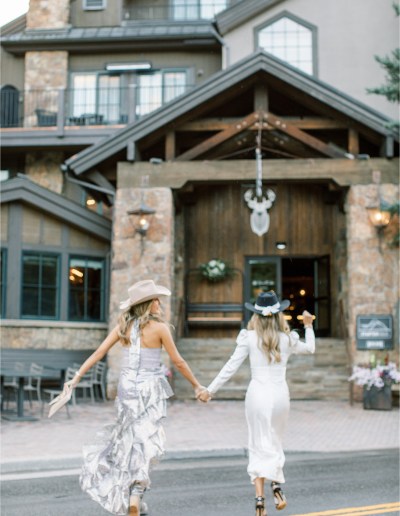 Vail Wedding, Four Seasons Vail Wedding, Charleston Couple, The Slope Room, Gravity Haus, Vail Interfaith Chapel, Kemosabe Wedding, Kemosabe Hats on Bridal Party, Western Chic Themed Welcome Party, Colorado Western Chic, Rehearsal dinner, Western wedding